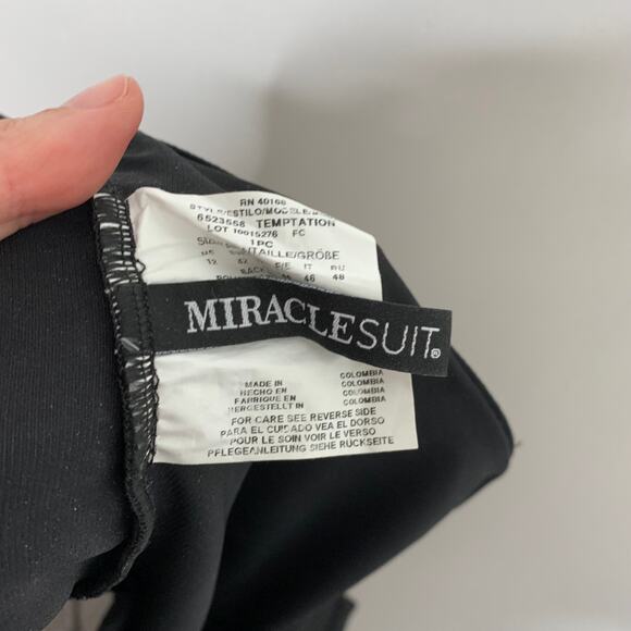 Miraclesuit Temptation Underwire One-Piece Swimsuit Size 12 Womens Black - Picture 14 of 16